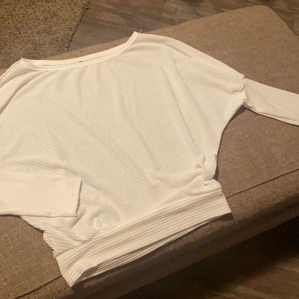 Like New Sz  M White shirt with cute sleeves